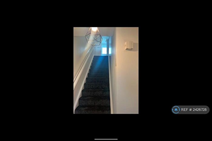 2 Bedroom End Of Terrace House To Rent In Lindsay Gardens, Kilmarnock, KA3