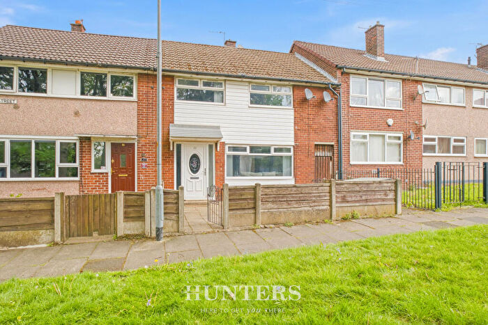 3 Bedroom Terraced House For Sale In King Street, Middleton, Manchester, M24