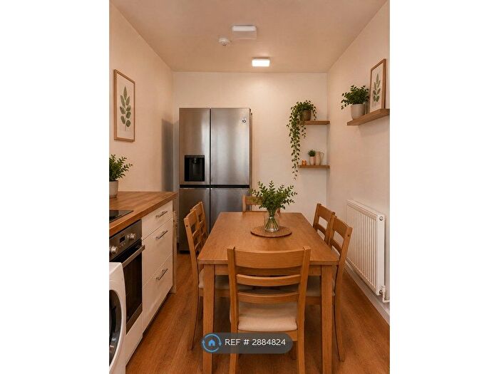 4 Bedroom Flat To Rent In Rutley Close, London, SE17