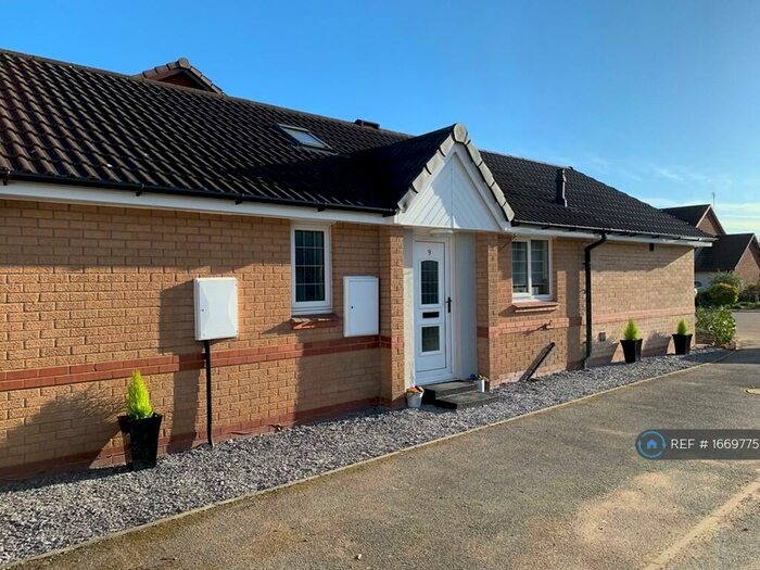 3 Bedroom Bungalow To Rent In Waters Reams, Chester, CH3