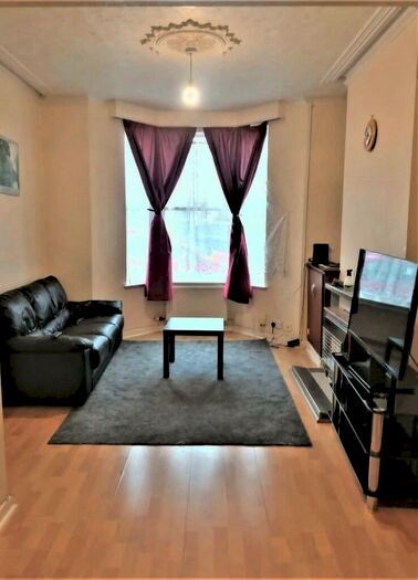 3 Bedroom Terraced House To Rent In Wells Street, Cardiff(City), CF11