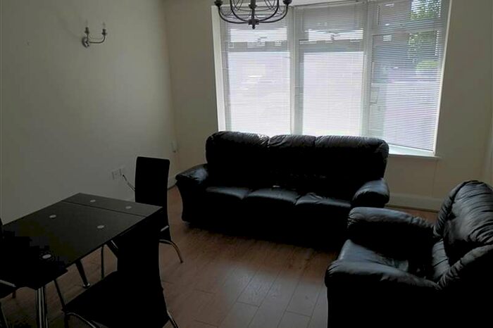 2 Bedroom Flat To Rent In York Road, Edgbaston, Birmingham, B16