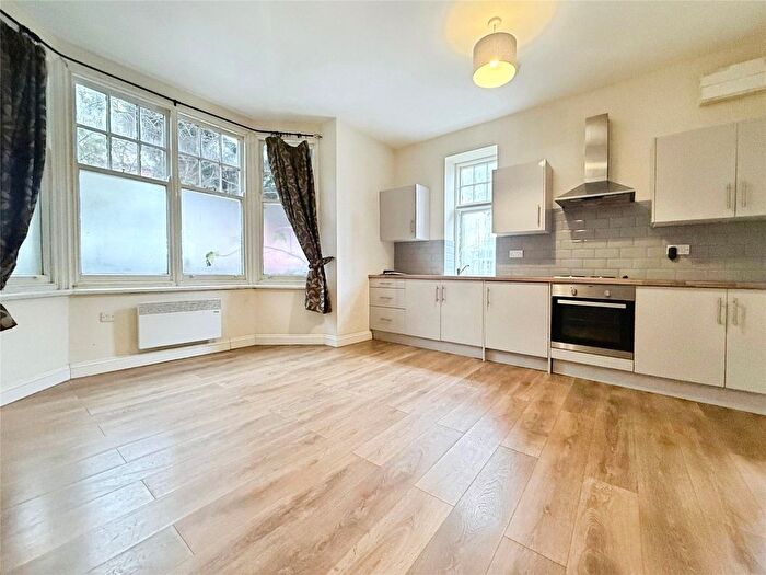 1 Bedroom Flat To Rent In Cross Road, Clarendon Park, Leicester, LE2