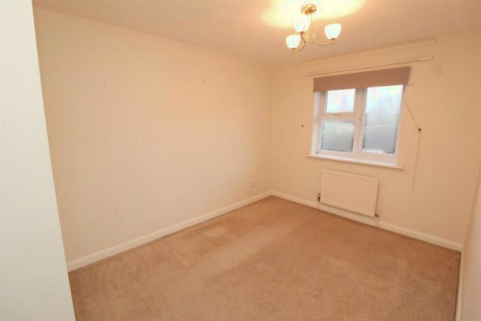 3 Bedroom Semi-Detached House For Sale In Yalts Brow, Emerson Valley, Milton Keynes, MK4