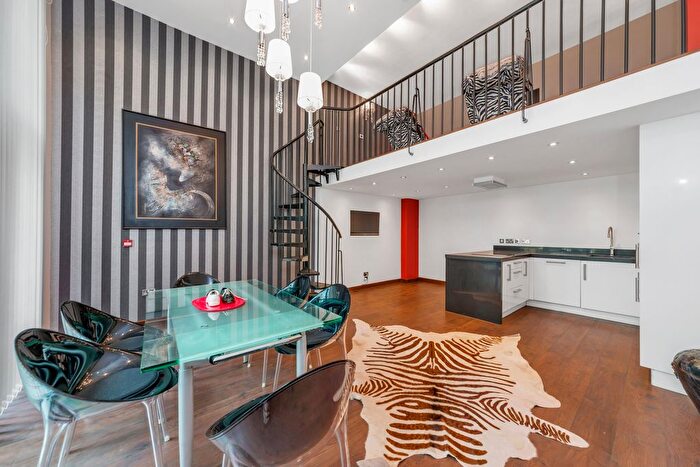 2 Bedroom Flat To Rent In Vicentia Court, Bridges Wharf, SW11