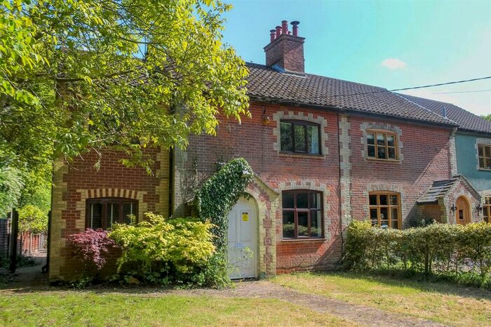 4 Bedroom Semi-Detached House For Sale In Rackheath, NR13