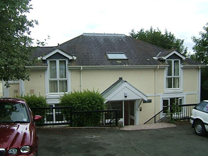 2 Bedroom Flat To Rent In Hunsdon Road, Torquay, TQ1