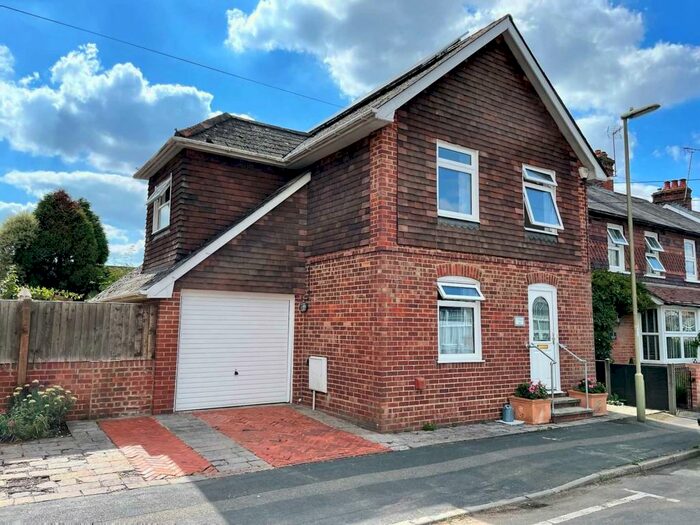 3 Bedroom Detached House To Rent In B Albert Road, Alton, Hampshire, GU34