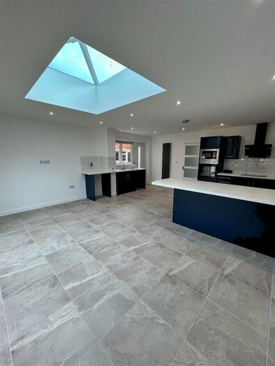 2 Bedroom Bungalow To Rent In Edgehill Road, Northampton, NN5