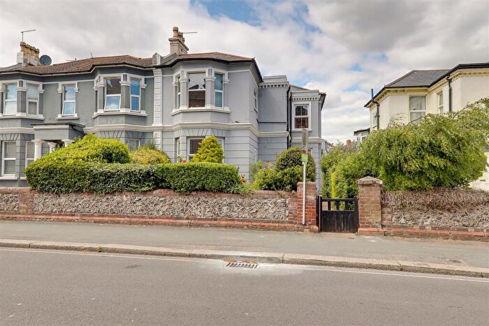 Flat For Sale In Rowlands Road, Worthing, BN11