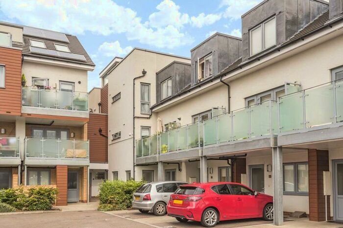 1 Bedroom Flat To Rent In Cromie Close, Palmers Green, N13