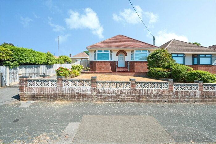 2 Bedroom Bungalow For Sale In Solent Avenue, Southampton, Hampshire, SO19