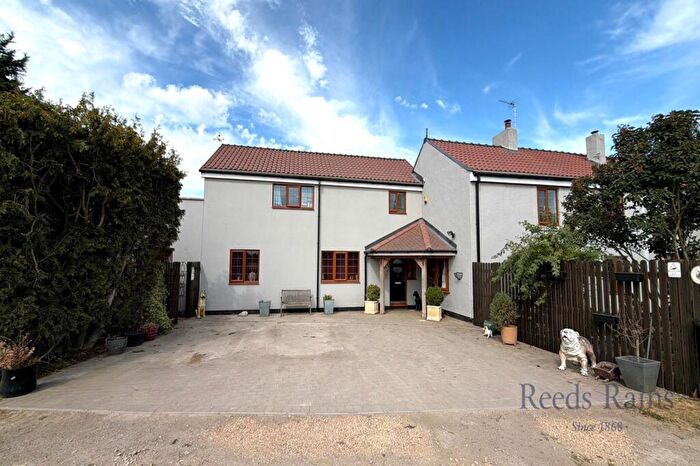 4 Bedroom Detached House For Sale In Common Lane, Askern, Doncaster, North Yorkshire, DN6