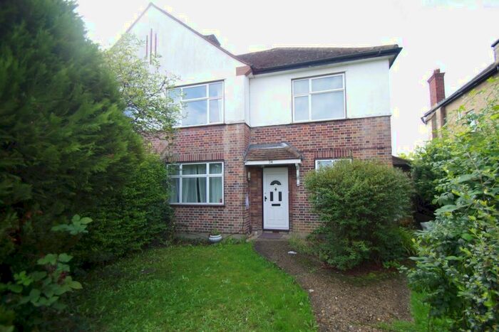 2 Bedroom Maisonette To Rent In Tolcarne Drive, Pinner, HA5