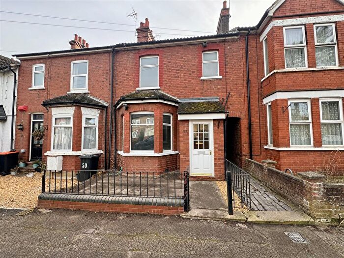 3 Bedroom Terraced House For Sale In Chiltern Road, Dunstable, LU6