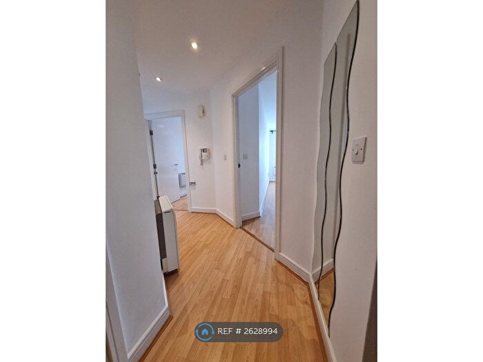 2 Bedroom Flat To Rent In Watersmeet, St. Marys Island, Chatham, ME4