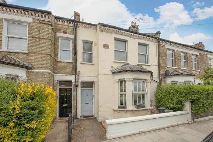 2 Bedroom Flat To Rent In Haldon Road, London, SW18