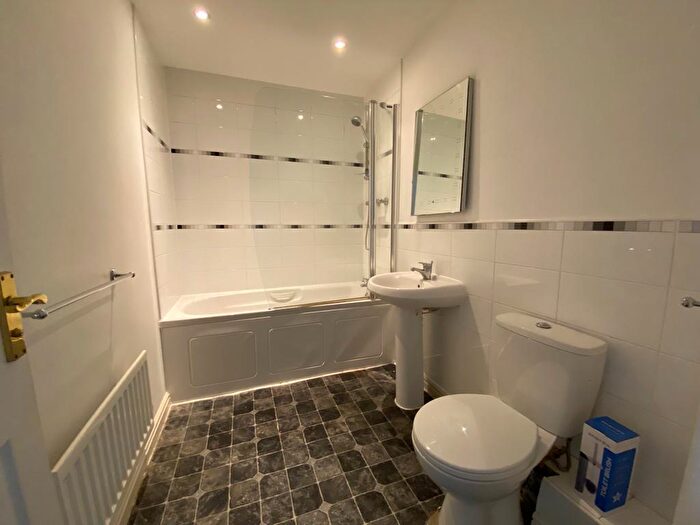 4 Bedroom Town House To Rent In Raleigh Close, Trent Vale, ST4