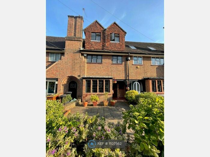 3 Bedroom Terraced House To Rent In Meynell Gardens, London, E9