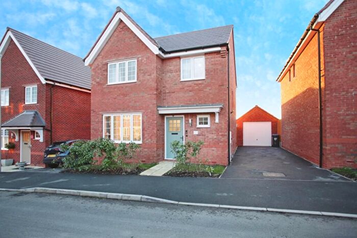 4 Bedroom Detached House To Rent In Spear Thistle Close, Rugby, CV21