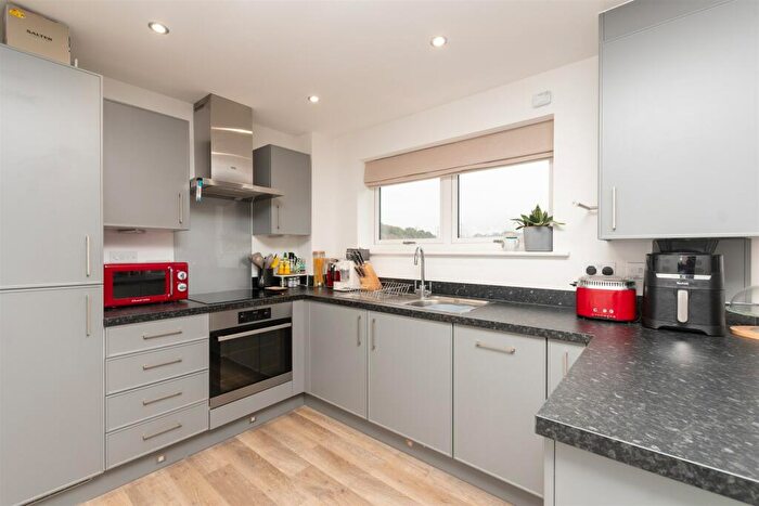 1 Bedroom Flat For Sale In Eyres Drive, Ebbsfleet, Kent, DA10