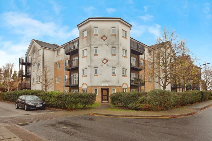 2 Bedroom Flat For Sale In Enstone Road, Enfield, EN3