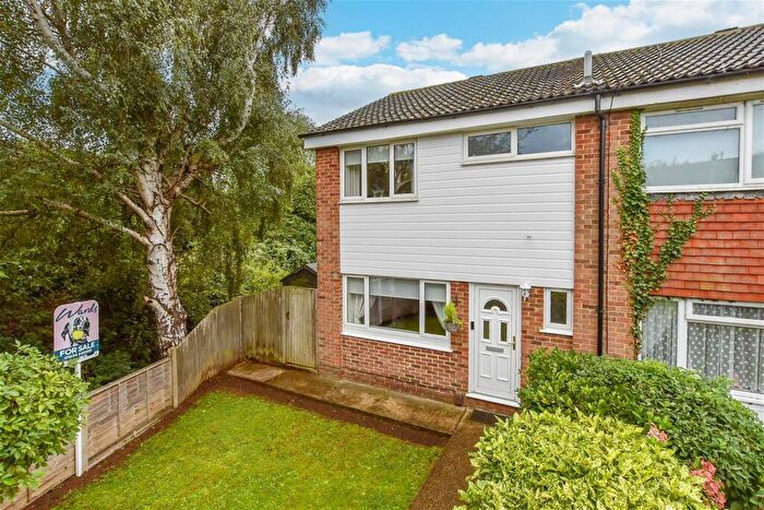 3 Bedroom End Of Terrace House For Sale In Simpson Road, Snodland, Kent, ME6