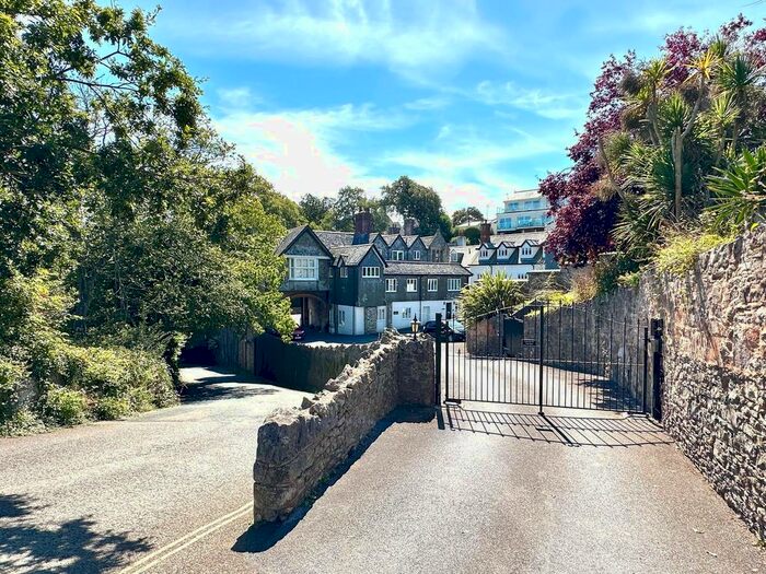 2 Bedroom Flat To Rent In Beach Road, Babbacombe Cliff Beach Road, TQ1