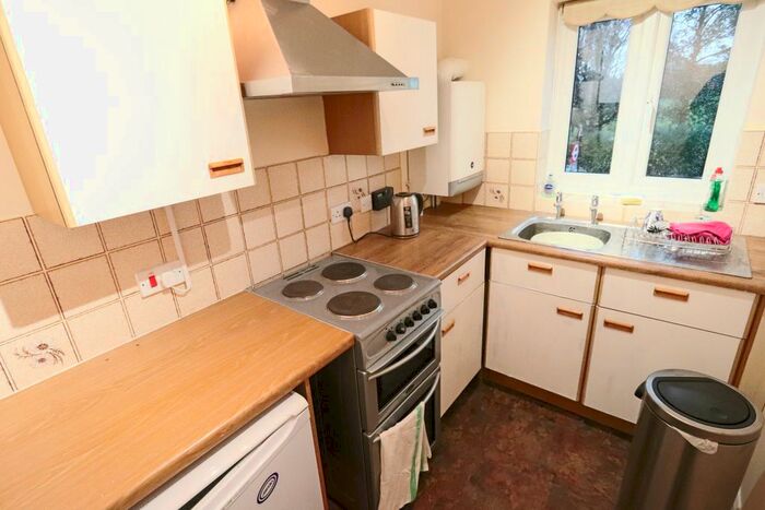 1 Bedroom Flat For Sale In Coulsdon Road, Coulsdon, CR5