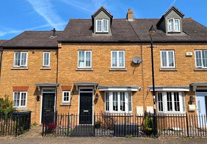 4 Bedroom Town House For Sale In Banks Drive, Sandy, SG19