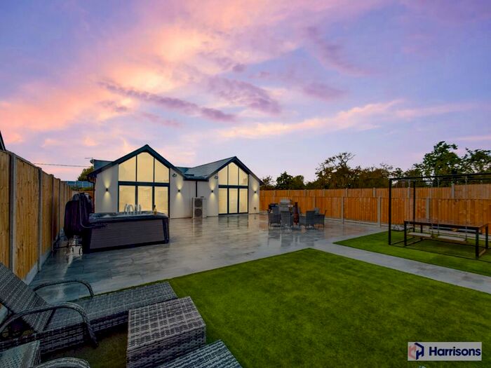 3 Bedroom Detached House For Sale In Elmley Road, Minster On Sea, Sheerness, Kent, ME12