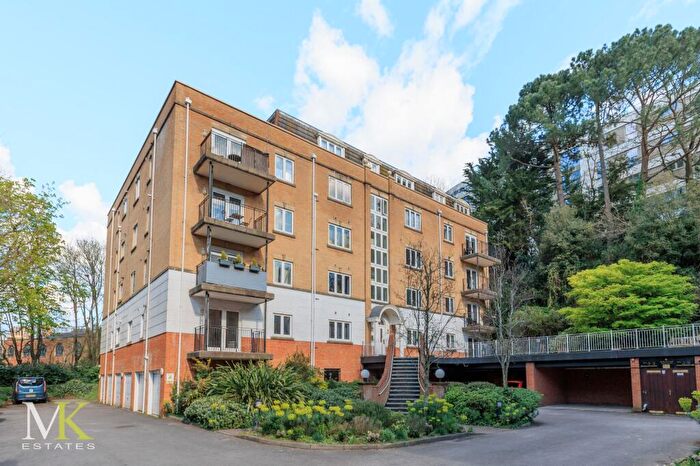 2 Bedroom Flat For Sale In St. Peters Road, Melford Court, BH1