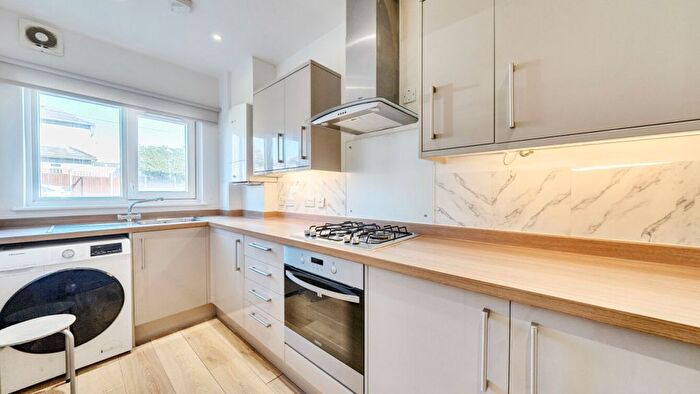 2 Bedroom Terraced House For Sale In Heather Avenue, Romford, RM1