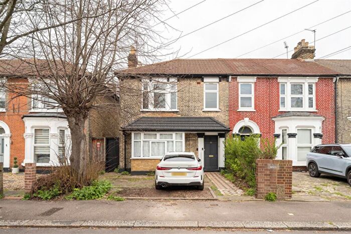 2 Bedroom Flat For Sale In Durham Road, Manor Park, E12