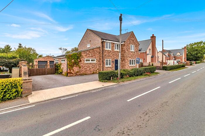 3 Bedroom Detached House For Sale In Bath Road, Eastington, Stonehouse, Gloucestershire, GL10