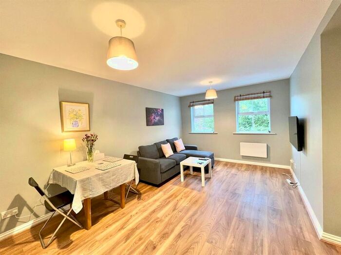 2 Bedroom Flat To Rent In Awgar Stone Road, Headington, Oxford, OX3