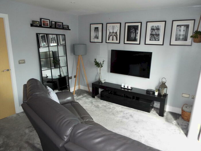 2 Bedroom Flat To Rent In Forest Road, Mansfield, NG18