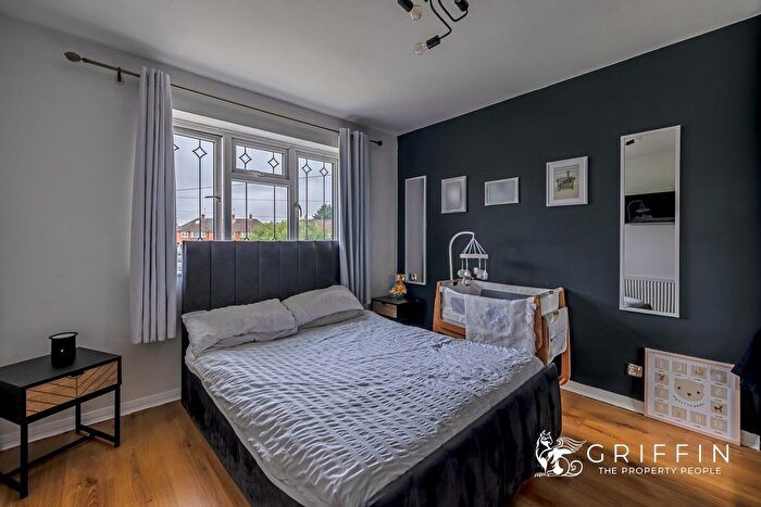 3 Bedroom Terraced House For Sale In Plover Gardens, Upminster, RM14