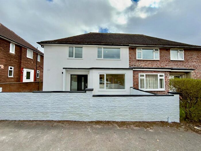 4 Bedroom Semi Detached House To Rent In Rosgill Drive, Seacroft, Leeds, LS14