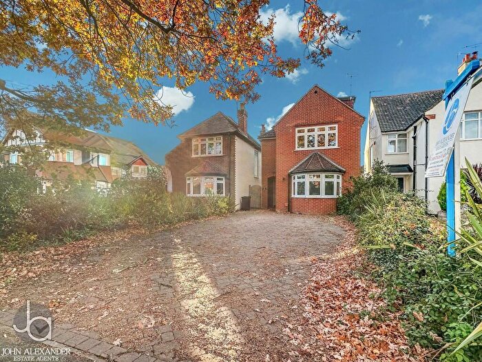 4 Bedroom Detached House For Sale In Straight Road, Colchester, CO3
