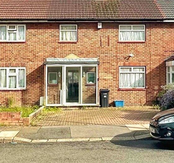 3 Bedroom Terraced House To Rent In Brian Road, RM6