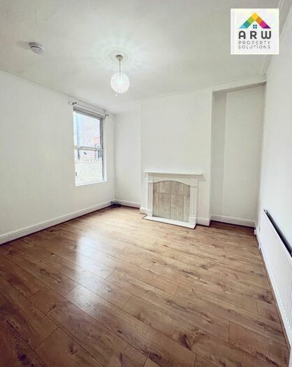 4 Bedroom Terraced House To Rent In Milner Road, Liverpool, Merseyside, L17