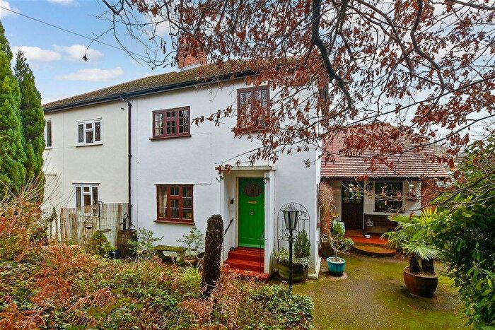 3 Bedroom Semi Detached House For Sale In Babs Oak Hill, Sturry, Canterbury, Kent, CT2