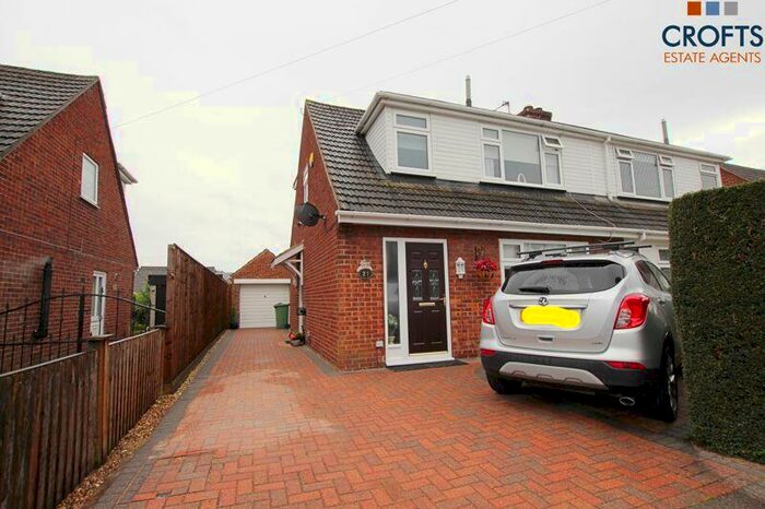 3 Bedroom Semi-Detached Bungalow For Sale In St. Crispins Close, North Killingholme, DN40