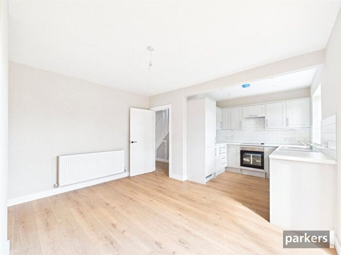 4 Bedroom Semi Detached House To Rent In Henley Road, Caversham, Reading, Berkshire, RG4