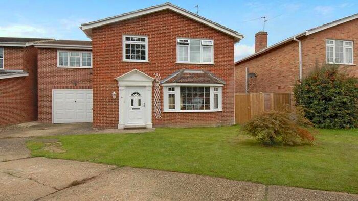 4 Bedroom Detached House To Rent In Greenwood Grove, RG41