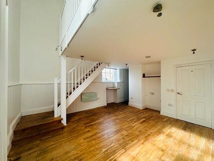 1 Bedroom House To Rent In Haverfordwest, SA61