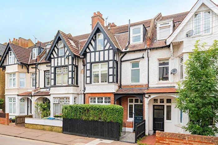 5 Bedroom Property For Sale In Guilford Avenue, Surbiton, KT5
