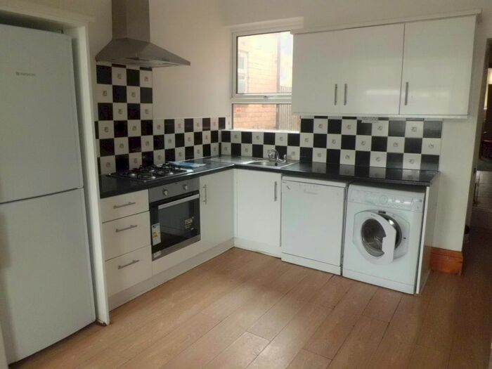 6 Bedroom Property To Rent In Selly Hill Road, Selly Oak, Birmingham, B29