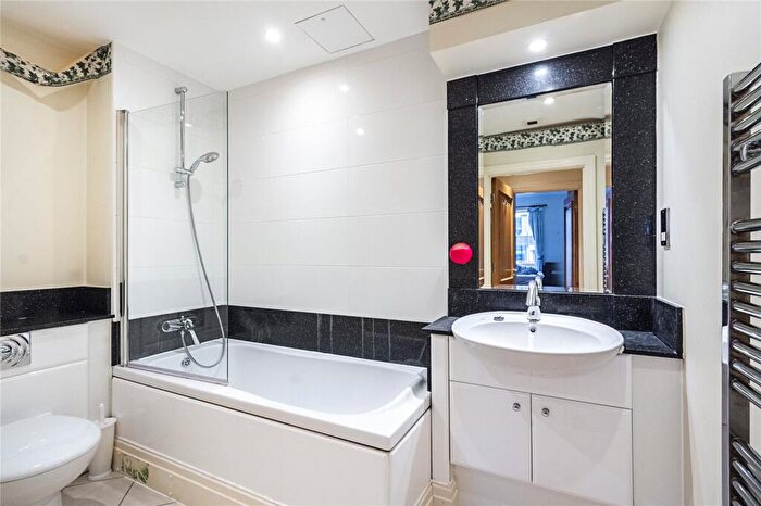 2 Bedroom Flat For Sale In Temple Avenue, London, EC4Y - Photo 9